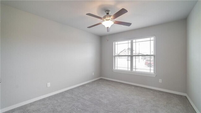 Building Photo - 1222 Bradley St