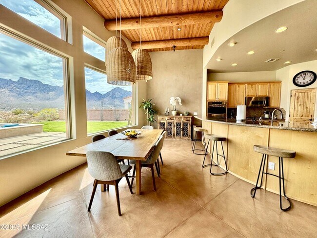 Building Photo - 11096 N Pusch Ridge View Pl