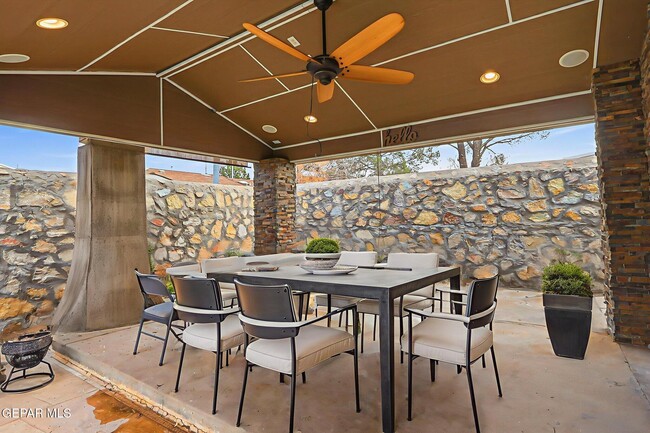 Building Photo - 1732 Russ Randall St