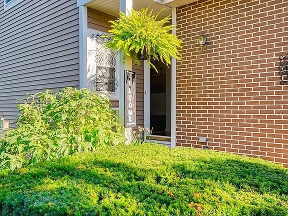 Building Photo - 8 Grandview Ct