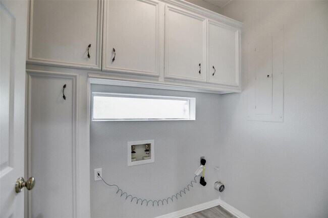 Building Photo - 112 Harbour Town Dr