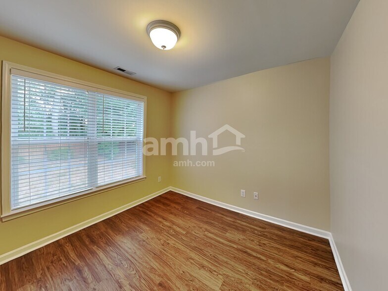 Building Photo - 7355 Sedgebrook Dr W