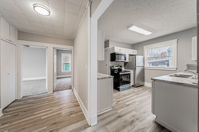 Building Photo - 841-841 Allison Ave