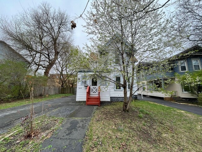 Building Photo - Single-family Home on Tipperary Hill