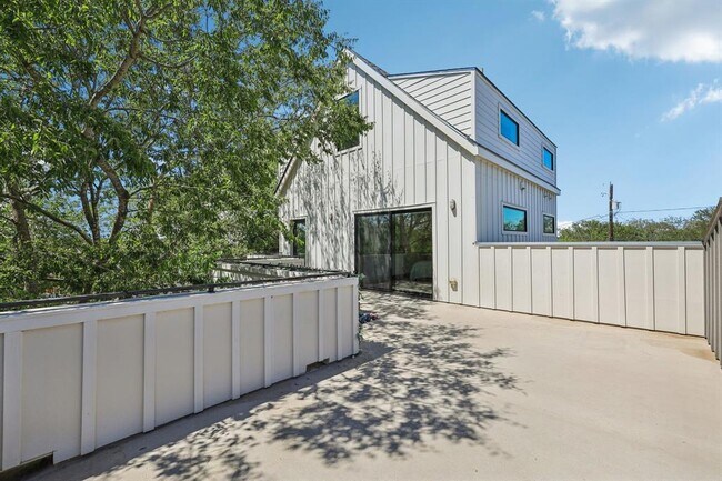 Building Photo - 5417 Samuel Huston Ave