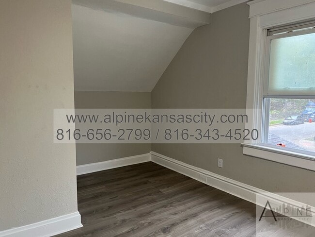 Building Photo - Beautiful Midtown Rehab! Section 8 OK, BON...