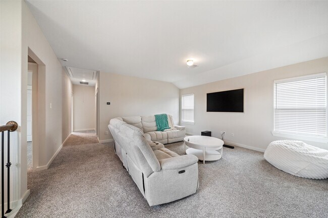 Building Photo - 4237 Red Cedar Ring Ln