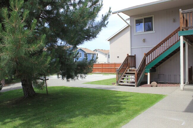 Building Photo - 503 River Ave