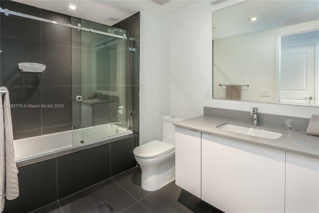 Building Photo - 1600 NE 1st Ave