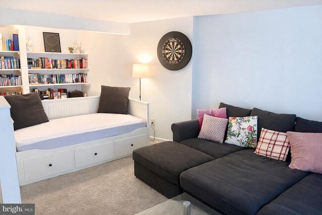 Building Photo - 1704 Quietree Dr