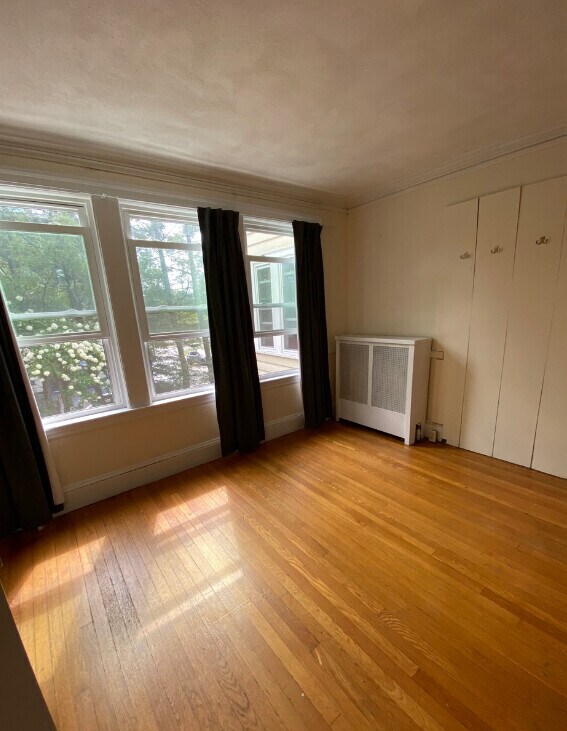 Building Photo - 36 Manet Rd