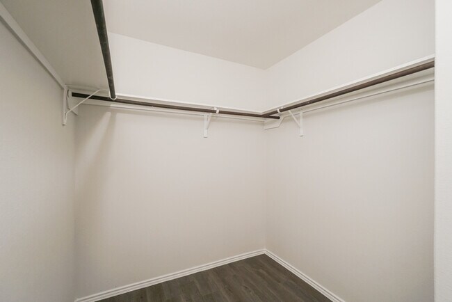 Building Photo - 3711 Somers Crest