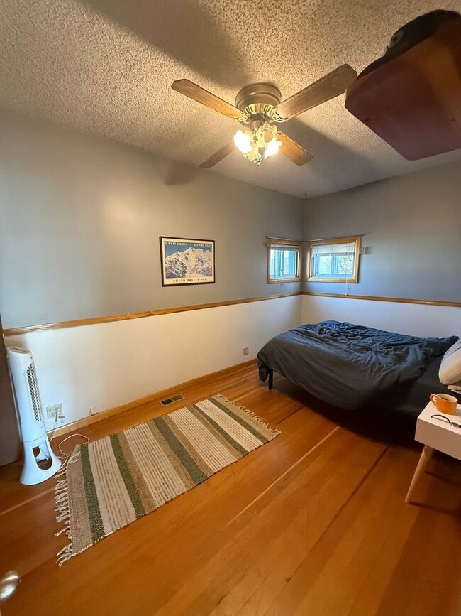 Building Photo - 227 S H St