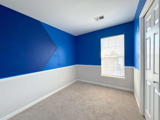 Building Photo - Inviting Suburban Retreat with Spacious Layout and Timeless Hardwood Flooring