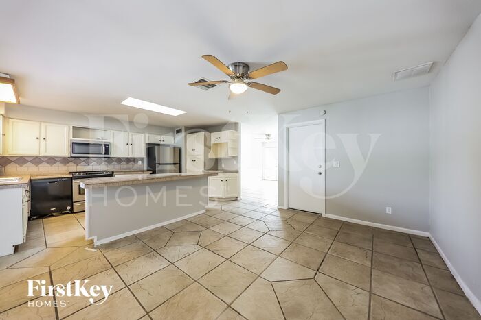 Building Photo - 17834 N 33rd Dr