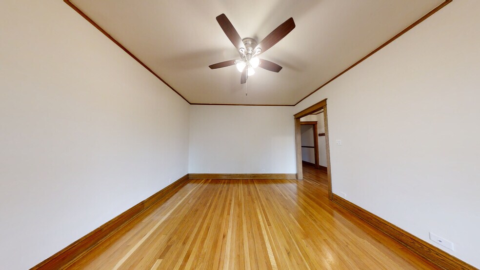 Building Photo - 3767 N Lakewood Ave