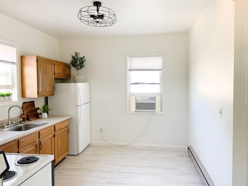 Building Photo - 109 W Maple St