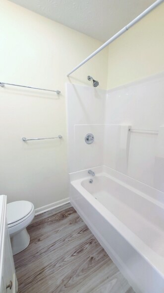 Building Photo - 210 Bolton Cir