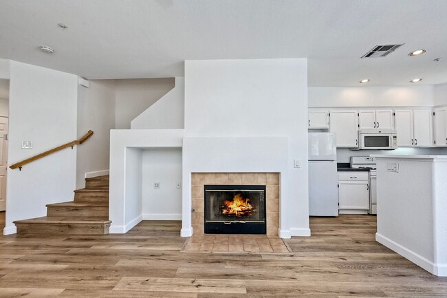 Building Photo - Cozy Condo  Saxony at Encinitas Ranch
