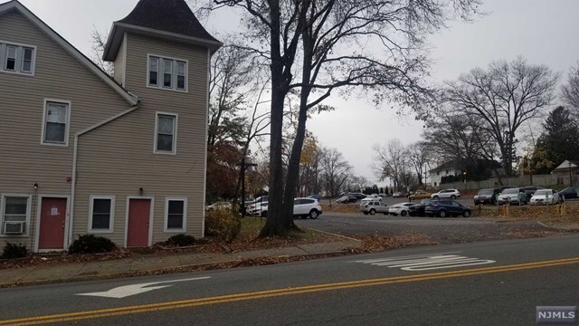 Building Photo - 639 Oradell Ave