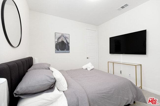 Building Photo - 768 Daniel Freeman Cir