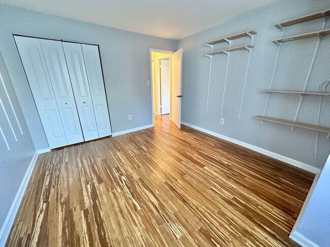 Building Photo - Beautiful 2 BR/2 BA Condo in Glen Burnie!