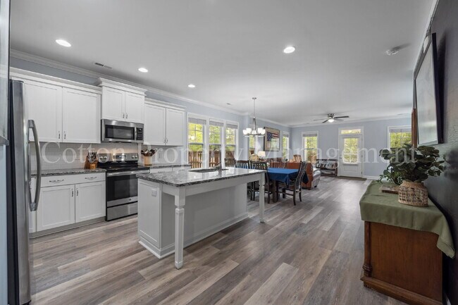 Building Photo - 807 Dan Owen Dr