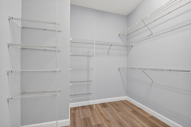 Building Photo - 10457 Wellington Parc Dr