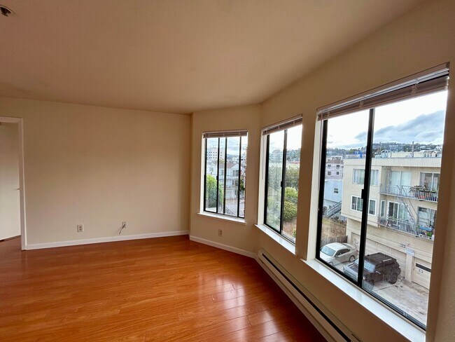 Building Photo - 3514 25th St