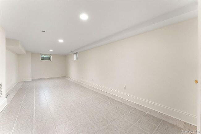 Building Photo - 53 Highfield Rd
