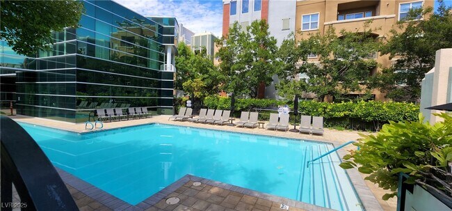 Building Photo - 38 E Serene Ave