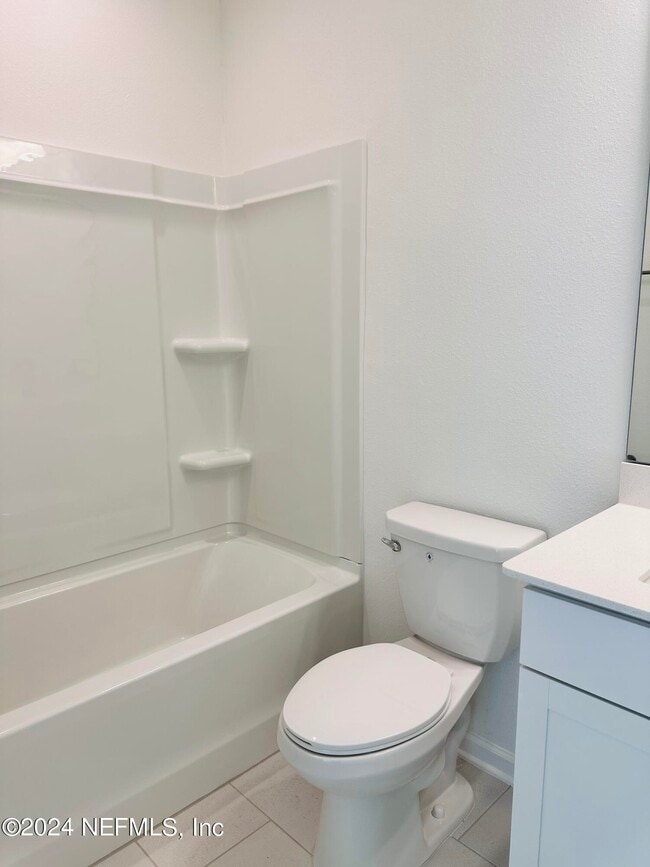 Building Photo - 18 Mellowood Ln