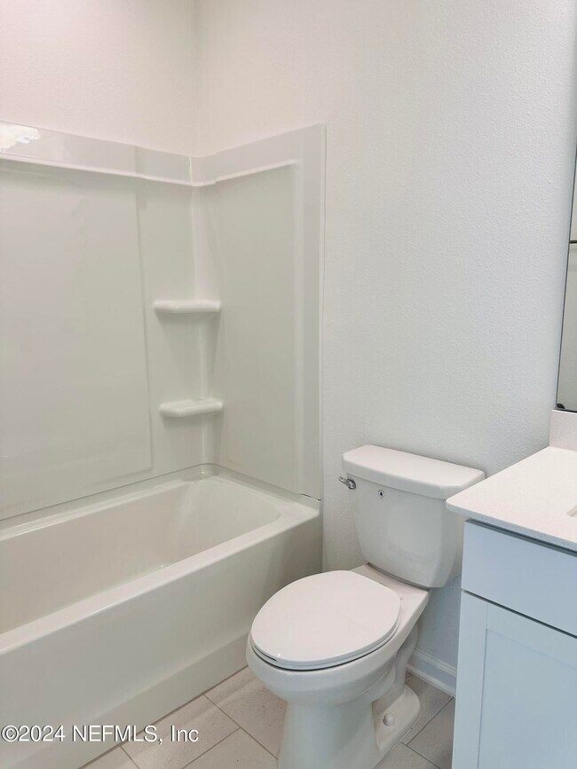 Building Photo - 18 Mellowood Ln