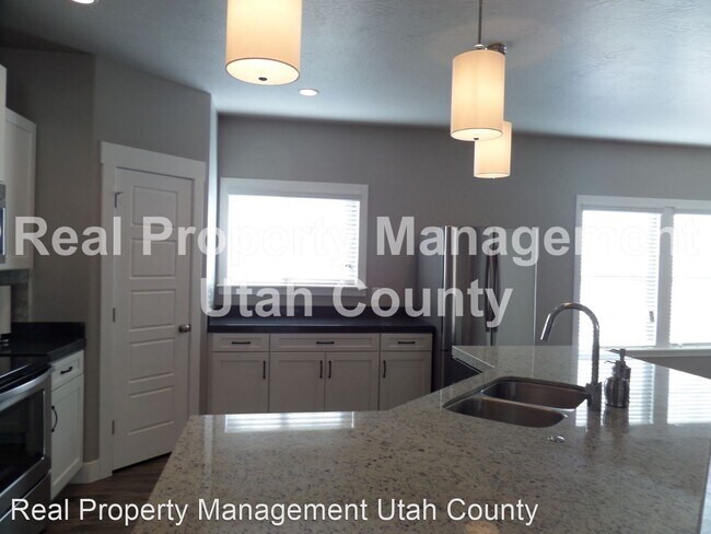 Building Photo - 3 br, 2.5 bath House - 5516 West Florence ...