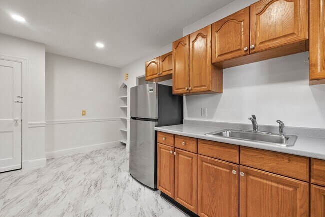 Building Photo - 19 Beechcroft St