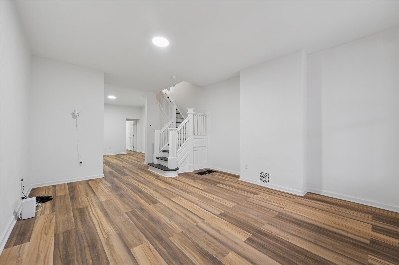Primary Photo - 5629 W Girard Ave