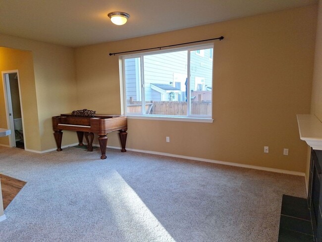 Building Photo - Central Valley Area - 2 Story Home (3Bed, 2.5 Bath)