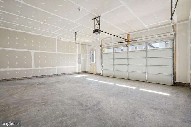 Building Photo - 23115 Glenwood Hts Cir