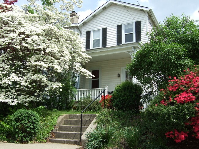 Building Photo - 828 N Euclid Ave