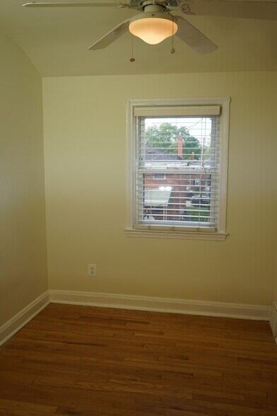 Building Photo - 1710 Weston Ave