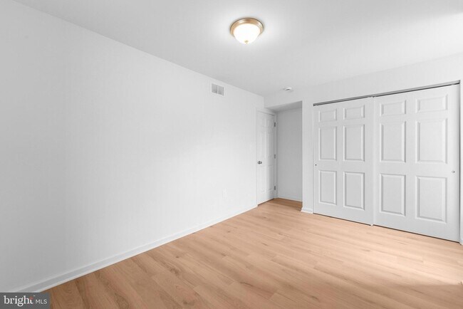 Building Photo - 2210 New Falls Rd