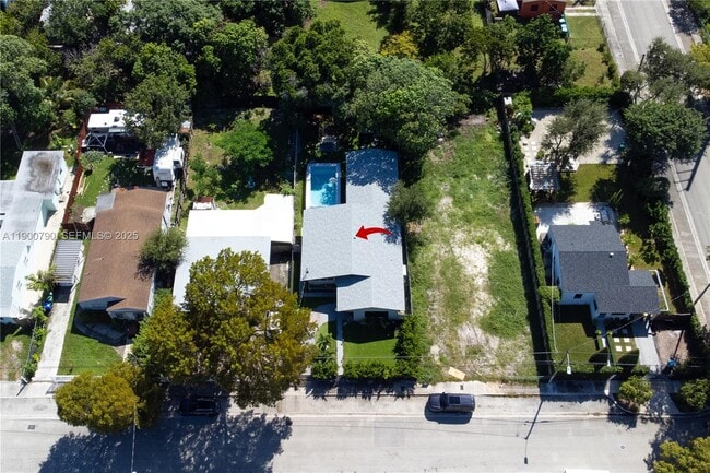 Building Photo - 270 NW 50th St