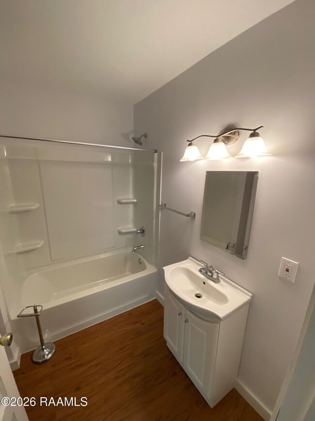 Building Photo - 1011 Latiolais Rd