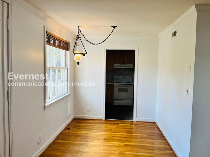 Building Photo - 454 Bowling Ave