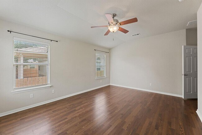 Building Photo - 410 Brazoria Trail