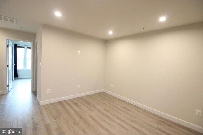 Building Photo - 6210 Monitor St