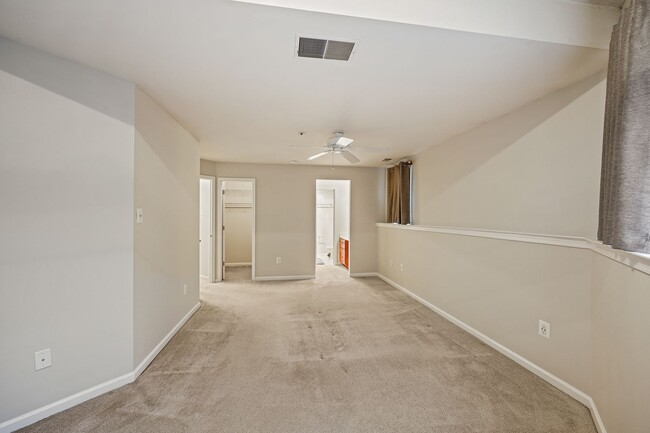 Building Photo - Spacious Ground-Level 2-Bedroom Unit with ...