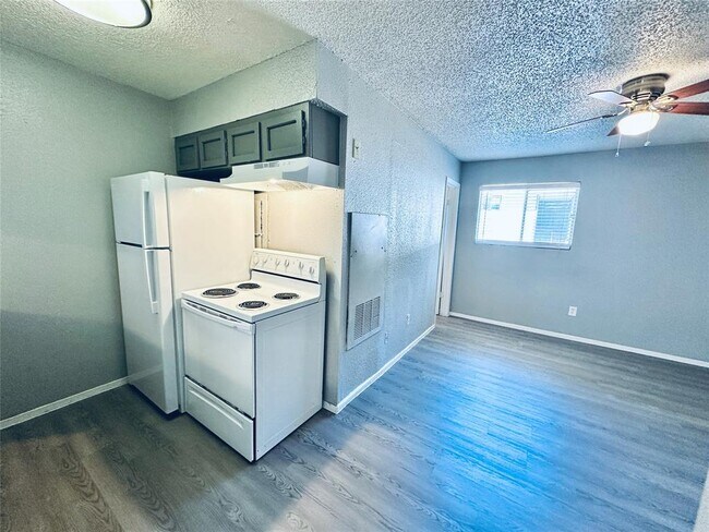 Building Photo - 3702 S 2nd St