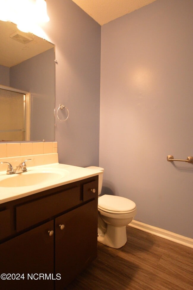Building Photo - 206 Wedgewood Dr