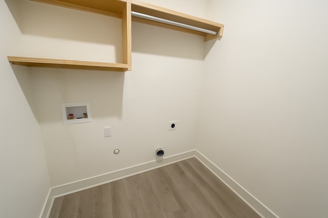 Building Photo - 5203/05 S Chase Cir